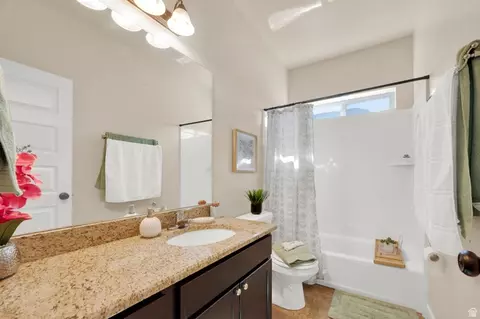 Bath - 1176 E 800 S, Provo, UT 84606 photo 4 of 5