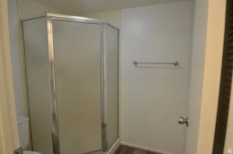 Bath - 1557 E Waterbury Dr #D, Murray, UT 84121 photo 2 of 4