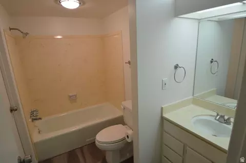 Bath - 1557 E Waterbury Dr #D, Murray, UT 84121 photo 4 of 4