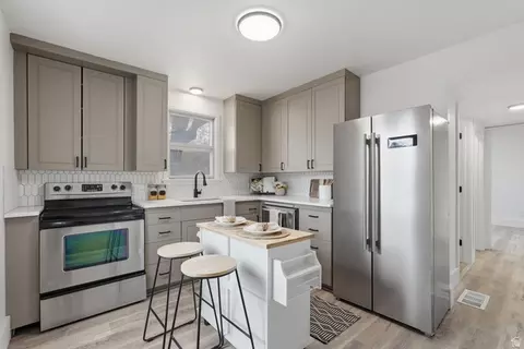 3856 Grandview Dr, Ogden, UT 84403