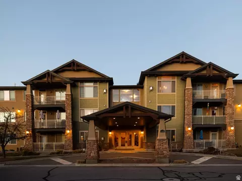 602 S Edgewood Dr #112, North Salt Lake, UT 84054