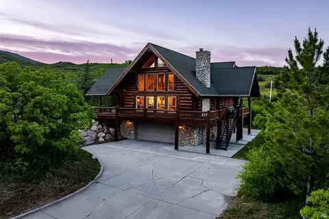 6446 Box Elder St, Mountain Green, UT 84050