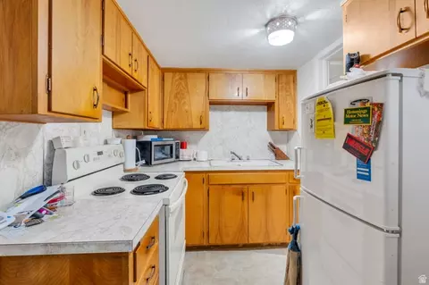 Kitchen - 634 E 400 N, Orem, UT 84097 photo 4 of 5