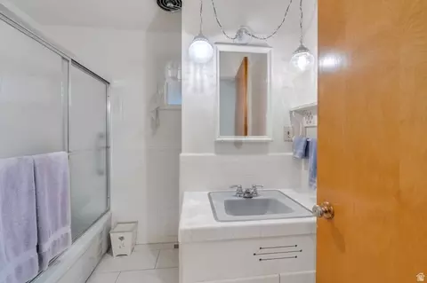 Bath - 634 E 400 N, Orem, UT 84097 photo 1 of 3
