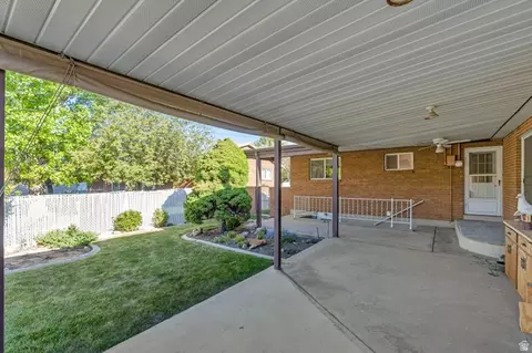 Exterior - 634 E 400 N, Orem, UT 84097 photo 4 of 12