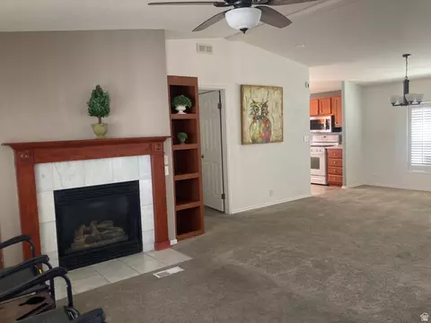 296 E Vagabond Ave #101, Murray, UT 84107 photo 2