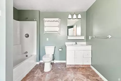 Bath - 10000 N 6730 E, Spring City, UT 84662 photo 3 of 3