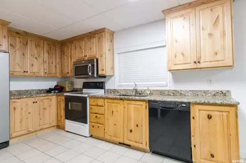 Kitchen - 209 E 300 N, Smithfield, UT 84335 photo 5 of 6
