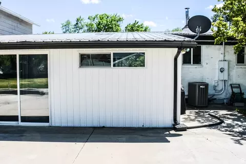 Exterior - 209 E 300 N, Smithfield, UT 84335 photo 5 of 9
