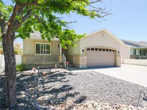 5811 S Crest Flower Way, Salt Lake City, UT 84106