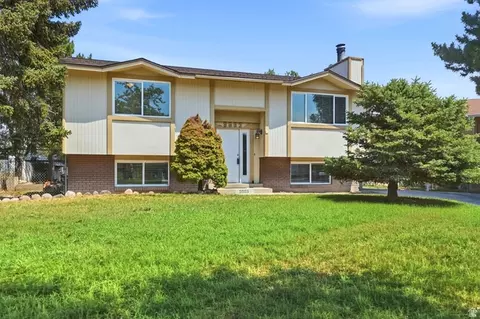 5503 S Westside Cir W, Kearns, UT 84118