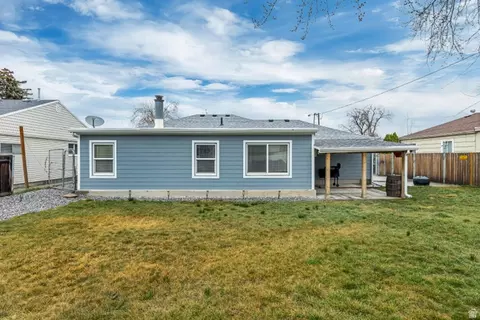 Exterior - 27 W Valley Dr, Murray, UT 84107 photo 4 of 9