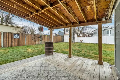 Exterior - 27 W Valley Dr, Murray, UT 84107 photo 9 of 9