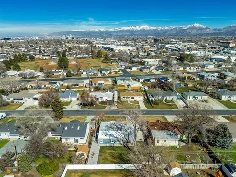 View/Area - 27 W Valley Dr, Murray, UT 84107 photo 6 of 18