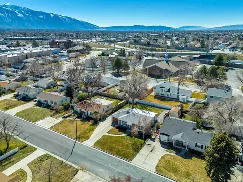View/Area - 27 W Valley Dr, Murray, UT 84107 photo 3 of 18