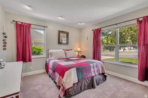 Bedroom - 27 W Valley Dr, Murray, UT 84107 photo 2 of 5