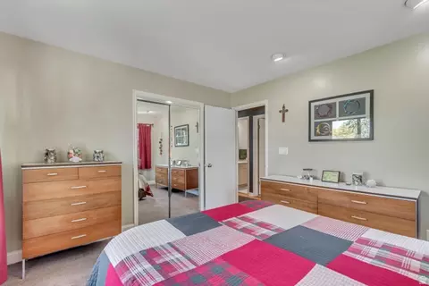 Bedroom - 27 W Valley Dr, Murray, UT 84107 photo 3 of 5
