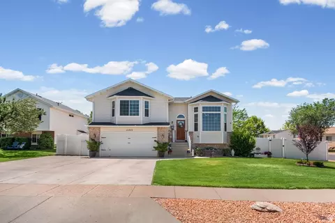 1528 S 1600 W, Woods Cross, UT 84087