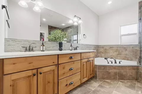 Bath - 3712 E Butterfield Rd, Eagle Mountain, UT 84005 photo 1 of 5