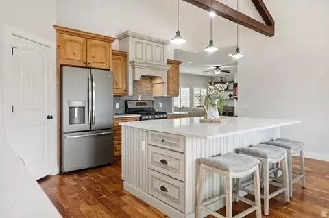 Kitchen - 3712 E Butterfield Rd, Eagle Mountain, UT 84005 photo 2 of 5