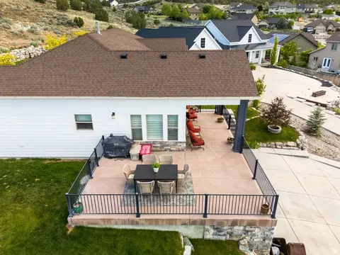 Exterior - 3712 E Butterfield Rd, Eagle Mountain, UT 84005 photo 5 of 7