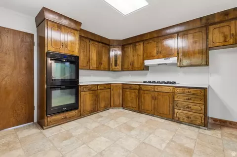 Kitchen - 495 N 500 E, Orem, UT 84097 photo 4 of 4