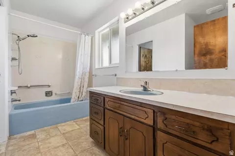 Bath - 495 N 500 E, Orem, UT 84097 photo 1 of 4