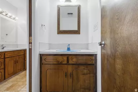 Bath - 495 N 500 E, Orem, UT 84097 photo 2 of 4