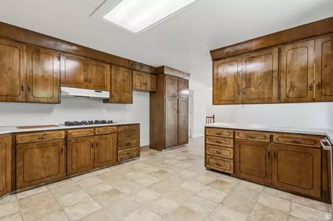 Kitchen - 495 N 500 E, Orem, UT 84097 photo 3 of 4