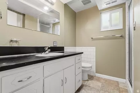 Bath - 495 N 500 E, Orem, UT 84097 photo 3 of 4