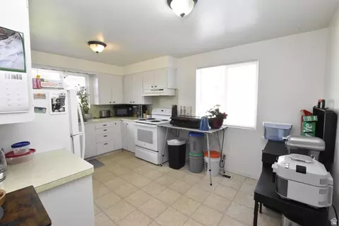 Kitchen - 290 W 600 N, Logan, UT 84321 photo 6 of 8