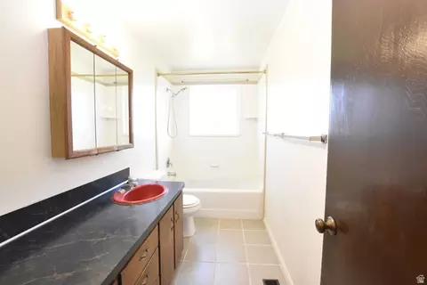 Bath - 290 W 600 N, Logan, UT 84321 photo 2 of 2