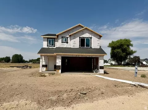 Exterior - 1077 N Summit View Dr W, Harrisville, UT 84404 photo 3 of 3