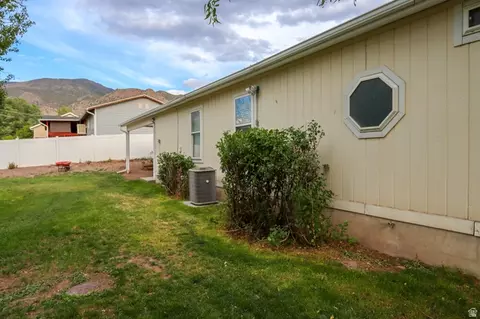 Exterior - 335 E 100 N, Monroe, UT 84754 photo 4 of 11