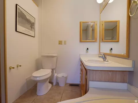 Bath - 335 E 100 N, Monroe, UT 84754 photo 3 of 5