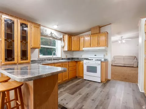 Kitchen - 335 E 100 N, Monroe, UT 84754 photo 4 of 7