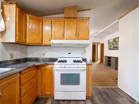 Kitchen - 335 E 100 N, Monroe, UT 84754 photo 5 of 7