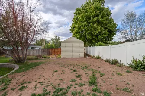 Exterior - 335 E 100 N, Monroe, UT 84754 photo 5 of 11