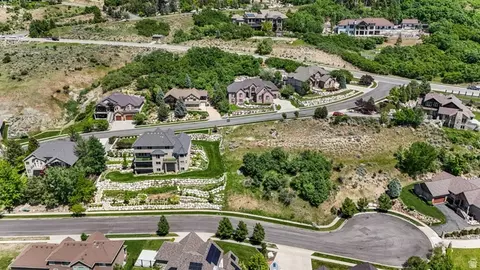 View/Area - 1596 E Millbrook Way S, Bountiful, UT 84010 photo 7 of 26