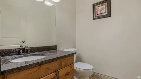 Bath - 1596 E Millbrook Way S, Bountiful, UT 84010 photo 4 of 18