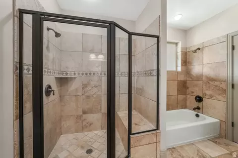 Bath - 1596 E Millbrook Way S, Bountiful, UT 84010 photo 5 of 18