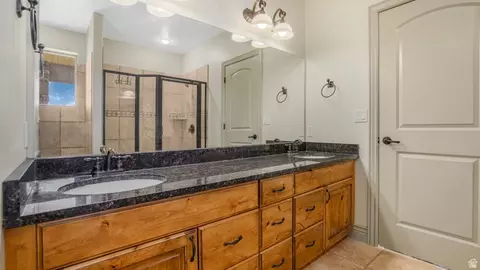 Bath - 1596 E Millbrook Way S, Bountiful, UT 84010 photo 3 of 18