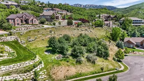 View/Area - 1596 E Millbrook Way S, Bountiful, UT 84010 photo 10 of 26