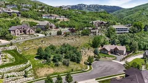 View/Area - 1596 E Millbrook Way S, Bountiful, UT 84010 photo 3 of 26