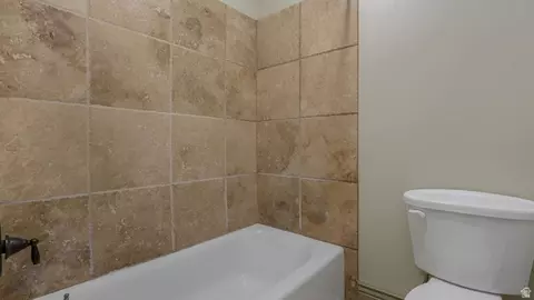 Bath - 1596 E Millbrook Way S, Bountiful, UT 84010 photo 14 of 18