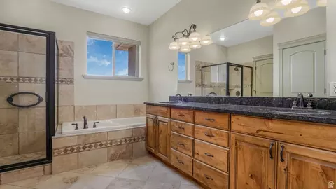 Bath - 1596 E Millbrook Way S, Bountiful, UT 84010 photo 2 of 18