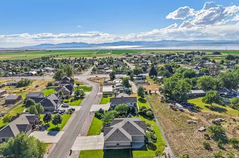 View/Area - 716 W 7950 S, Willard, UT 84340 photo 5 of 6