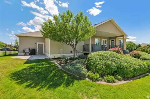 Exterior - 716 W 7950 S, Willard, UT 84340 photo 4 of 8