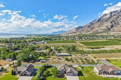 View/Area - 716 W 7950 S, Willard, UT 84340 photo 3 of 6