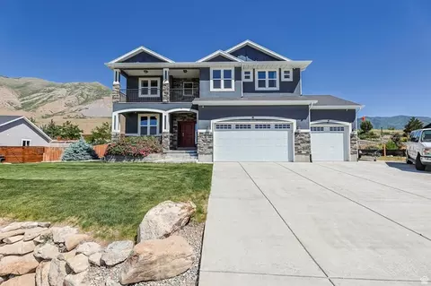7816 Buckhorn Rd, Lake Point, UT 84074
